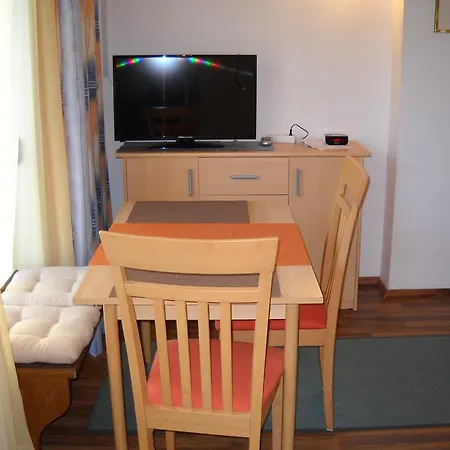 Guest house Gastehaus Bergland-garni 3*